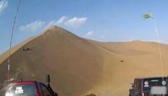 网红“固原二狗”玩沙漠越野时身亡 知情人:有视频显示车辆出事前或被碰撞