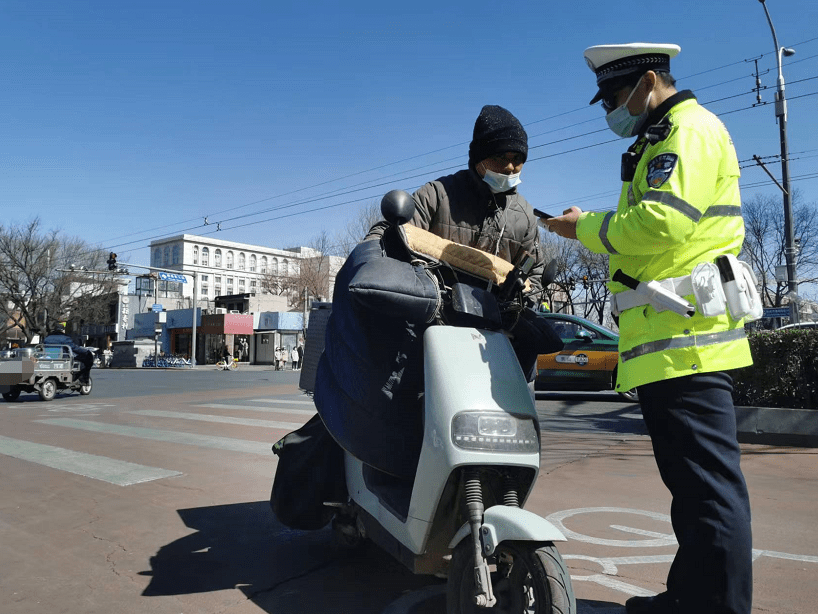 路口逆行闯灯越线<strong></p>
<p>交叉盘外汇</strong>！北京这些电动车痼疾将被严查