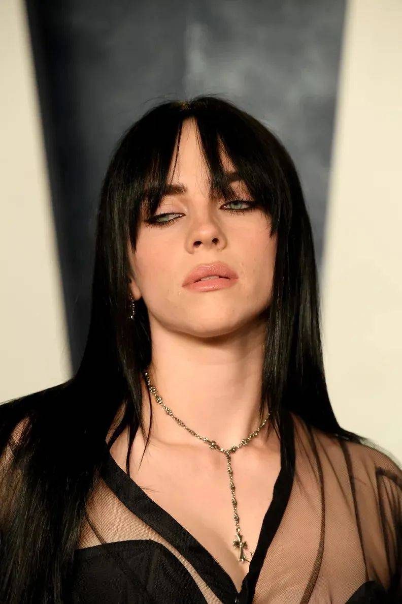 Billie Eilish 跟《滚石》开撕<strong></p>
<p>Bitlish</strong>！