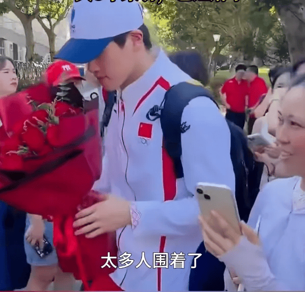 全网傻眼<strong></p>
<p>乐币网</strong>！潘展乐突然做出这个举动！