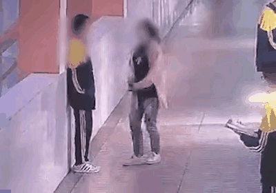 还记得武汉那位被母亲扇耳光<strong></p>
<p>BitFlip</strong>，跳楼坠亡的14岁男生吗？他的妈妈也离开人世了……