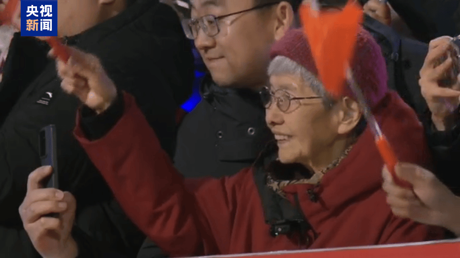“90后”初上太空！“敦煌的女儿”樊锦诗现身出征仪式<strong></p>
<p>OKBIT</strong>，见证神舟十九号发射高燃瞬间