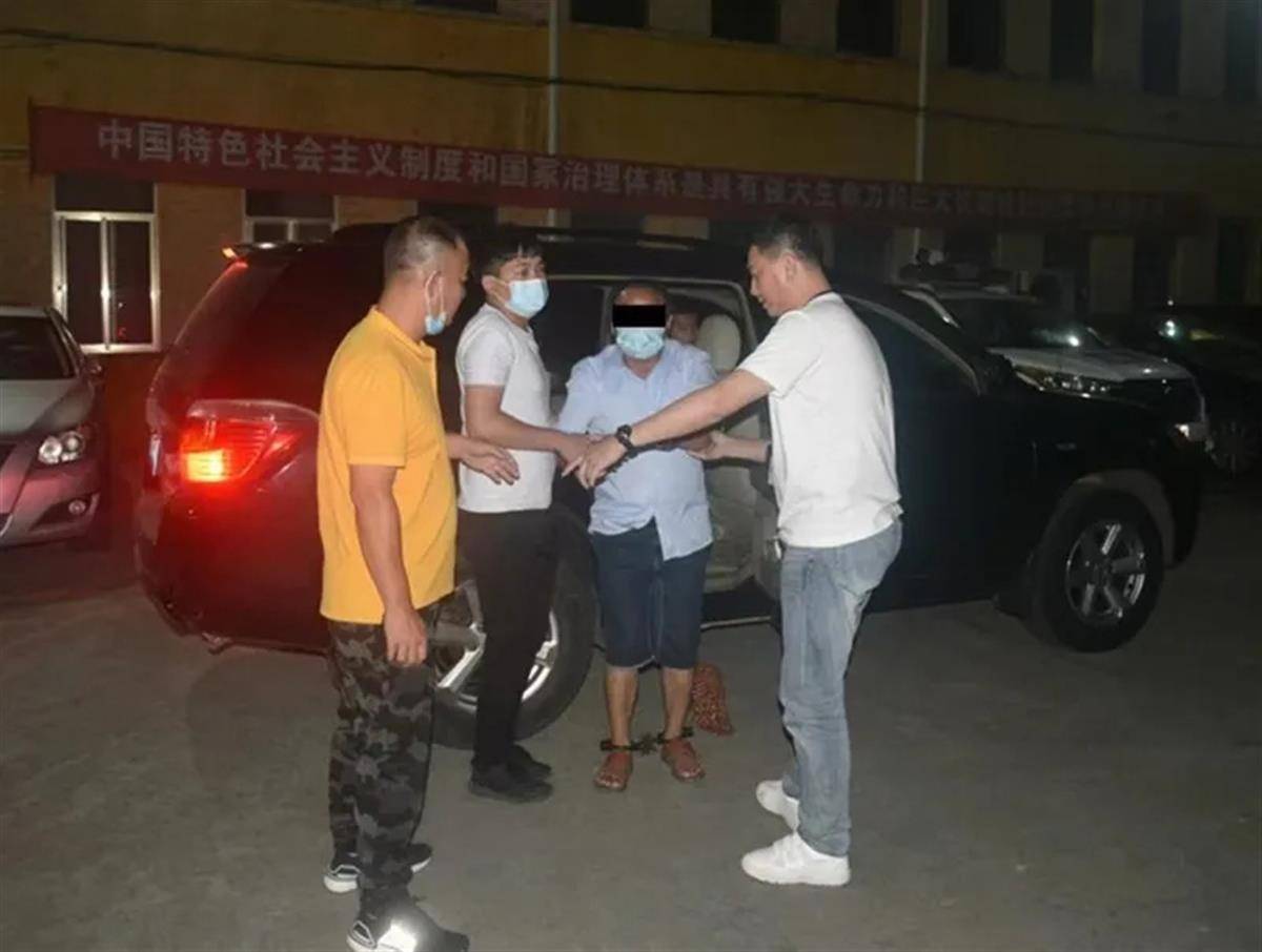 姐姐为亡弟追凶26年：雪天蹲守冻到手裂<strong></p>
<p>紫牛币交所</strong>，确认嫌犯后气得舌头咬出血又咽下