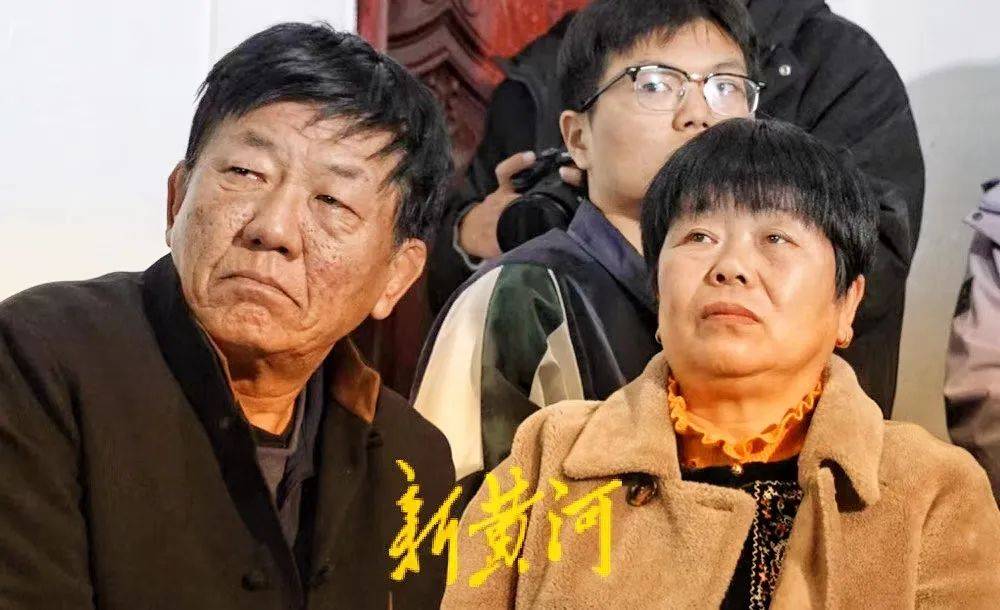 山东籍90后航天员宋令东成功飞天<strong></p>
<p>紫牛币交所</strong>，曹县老家父母眼含泪花
