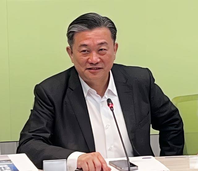 王定宇称《光辉岁月》《海阔天空》在大陆不能唱<strong></p>
<p>A牛</strong>，台网友轰：造谣一张嘴