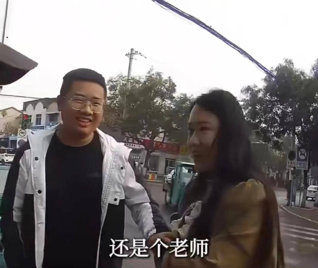 卖菜老人剐蹭汽车掏出兜里所有现金赔偿<strong></p>
<p>SATOX</strong>，车主坚持拒收，厚道之人总能获得好感和尊重