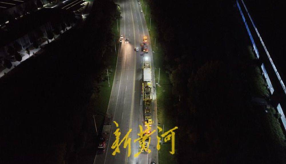 重达351吨<strong></p>
<p>SATOX</strong>！济南多部门联动护送巨无霸变压器到泰安“服役”