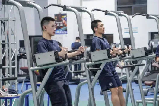 “八块腹肌和胸肌我都看习惯了”<strong></p>
<p>真币网</strong>！浙江这所高校的健身房太火爆