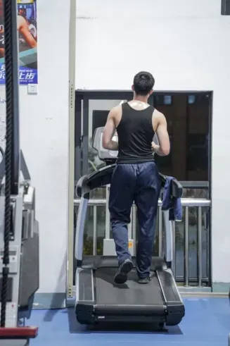 “八块腹肌和胸肌我都看习惯了”<strong></p>
<p>真币网</strong>！浙江这所高校的健身房太火爆