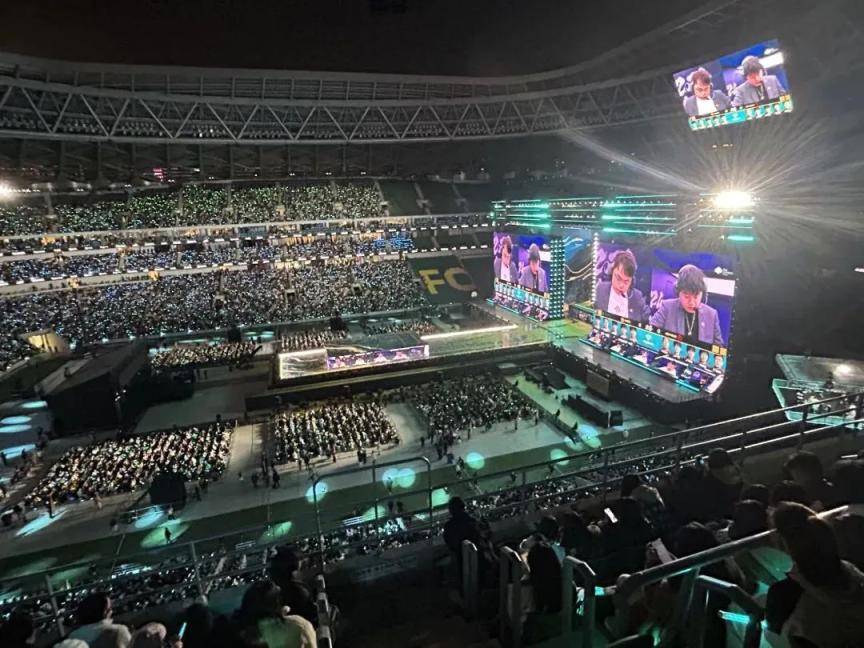 现场超3万人<strong></p>
<p>新斯达克</strong>！昨晚北京朝阳这里有场顶级电竞赛