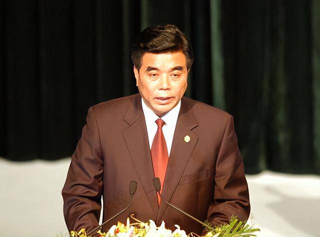 曾任市委书记后降为副厅的他<strong></p>
<p>OBit</strong>，被查了
