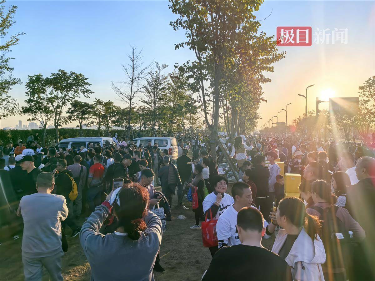 刀郎厦门演唱会落幕：各地“刀迷”齐聚海边<strong></p>
<p>Bitsoda</strong>，大合唱数小时