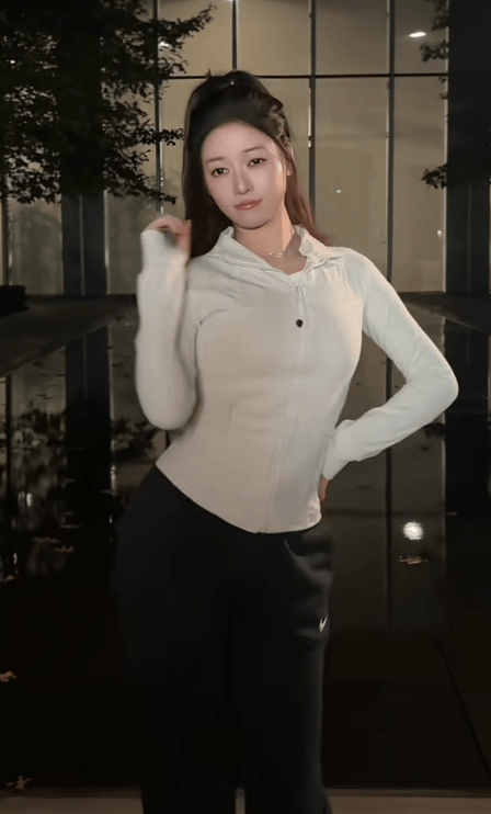 吴柳芳账号已解禁<strong></p>
<p>Bitsoda</strong>，粉丝涨至超400万