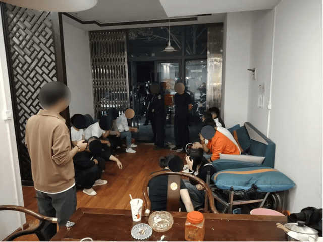 昆明警方披露：多人聚集<strong></p>
<p>BTHEx</strong>，竟然在干这件事，被“一锅端”！现场曝光……