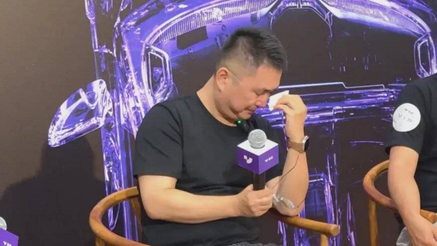 都是裁员<strong></p>
<p>BXMEX</strong>，极越CEO夏一平被围堵，为何丁磊却能“体面”离场？