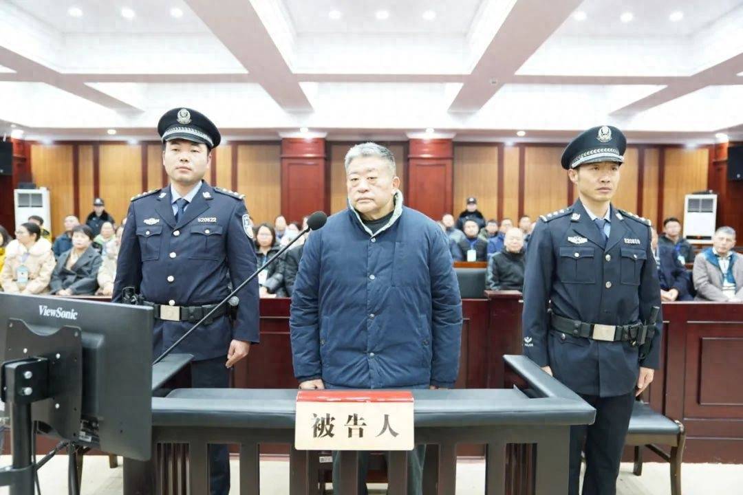 20年受贿1.5亿余元<strong></p>
<p>BXMEX</strong>，原贵阳医学院附属医院党委副书记、院长王小林受贿案一审开庭
