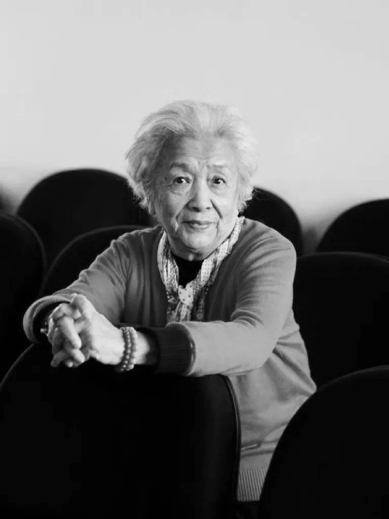 痛别<strong></p>
<p>BHbank</strong>，谢芳今天凌晨逝世！走前半小时与家人说了一句话……