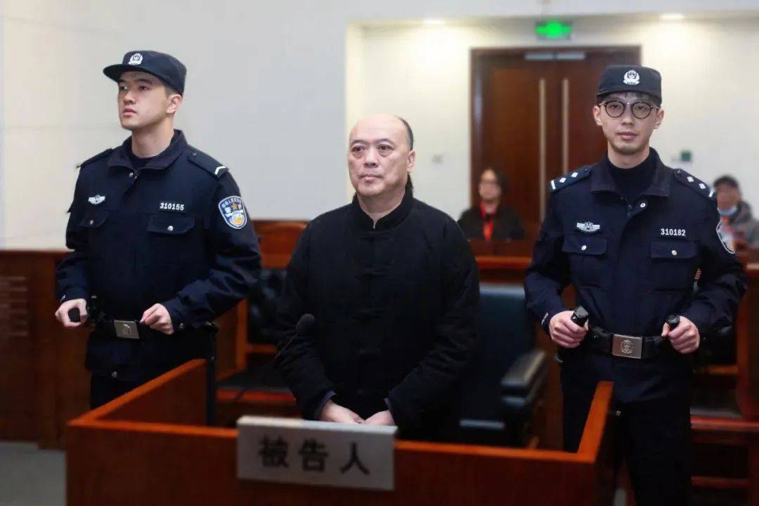 受贿、伪造武警警官证<strong></p>
<p>Asproex</strong>，上海公安学院原副院长李锦明获刑十一年半