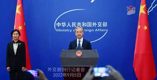 华春莹卸任外交部发言人<strong></p>
<p>BafeEx</strong>！毛宁履新职