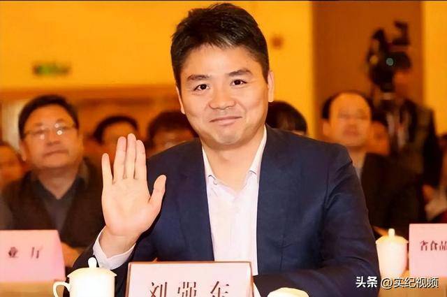 坐拥742亿<strong></p>
<p>BafeEx</strong>，却救不了43岁妹妹！把外甥当亲子，一年给100万抚养费