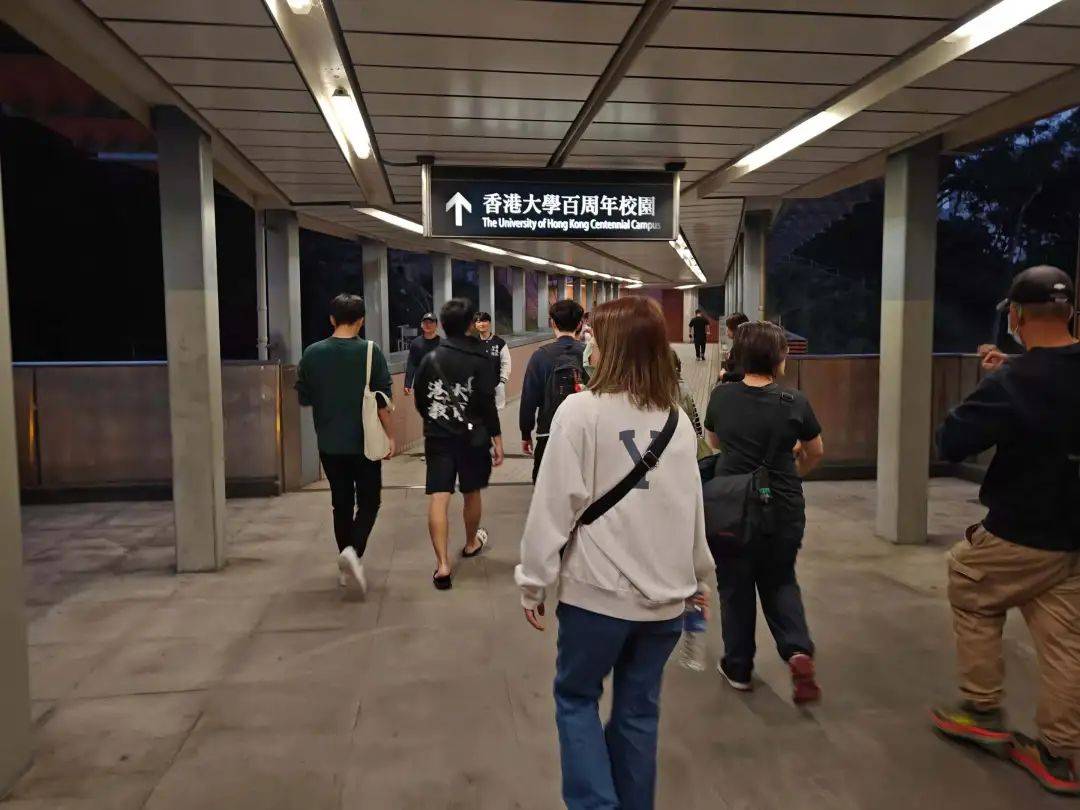 300余人约2.3亿<strong></p>
<p>鲸交所</strong>，内地在港学生为何屡屡被电诈？