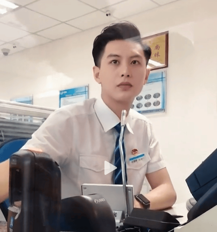 “顶流”演员被曝出轨塌房<strong></p>
<p>BKOEX</strong>！于正紧急换角！