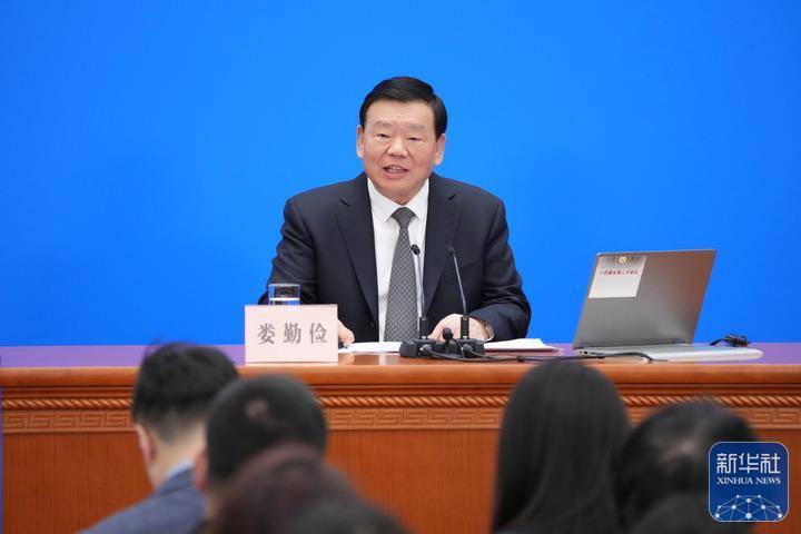 人大首场发布会<strong></p>
<p>BKOEX</strong>，娄勤俭90分钟回答了这些热点