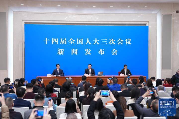 人大首场发布会<strong></p>
<p>BKOEX</strong>，娄勤俭90分钟回答了这些热点