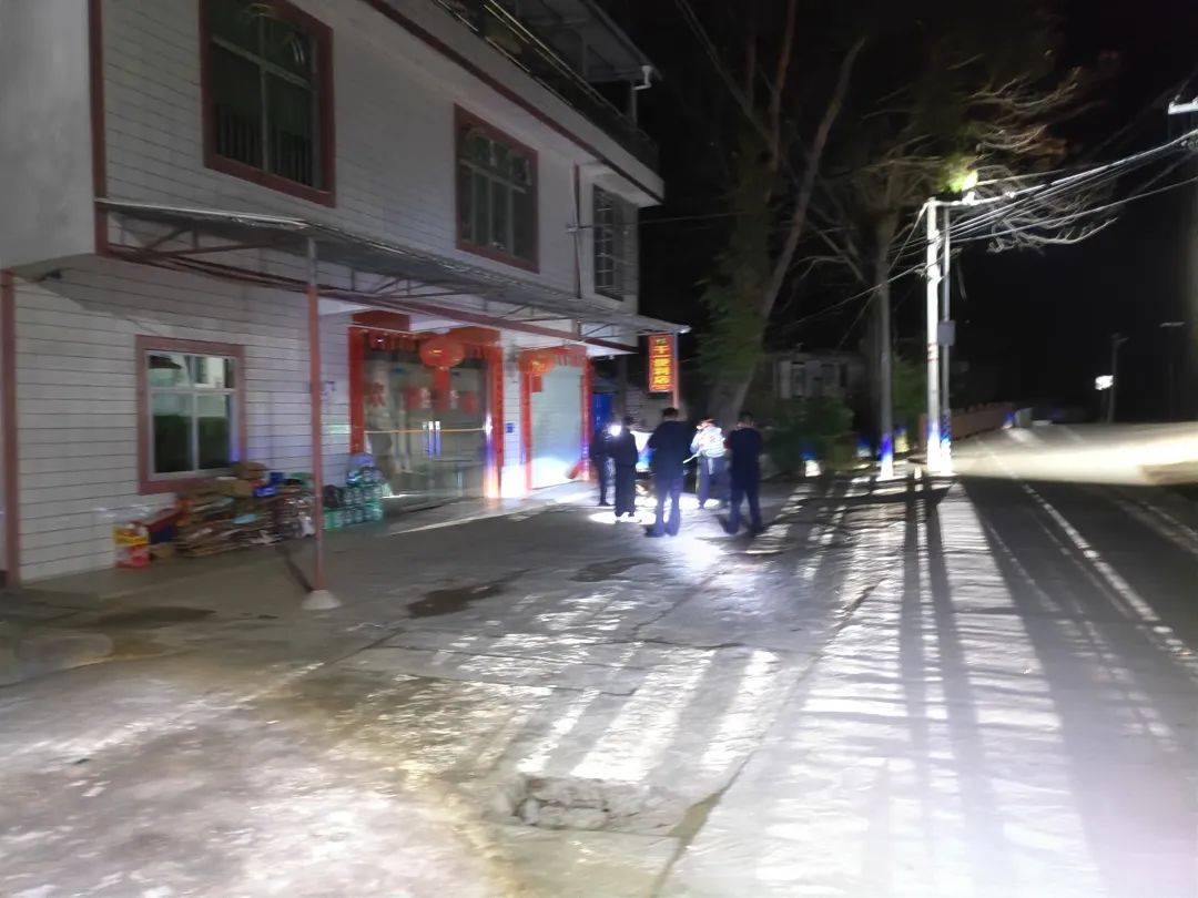 因思念在外务工妈妈<strong></p>
<p>外汇</strong>，8岁姐姐和4岁弟弟带零食手电“去旅行”失联，江西警方连夜搜寻