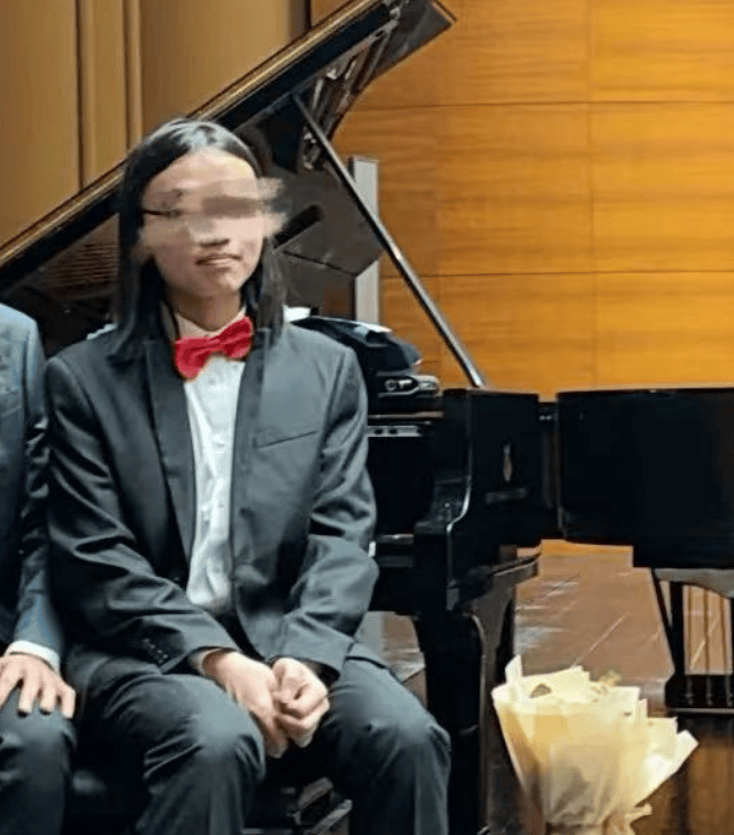 同学眼中的失联清华毕业生罗生门：有艺术才华<strong></p>
<p>股权交易</strong>，曾办过演奏会