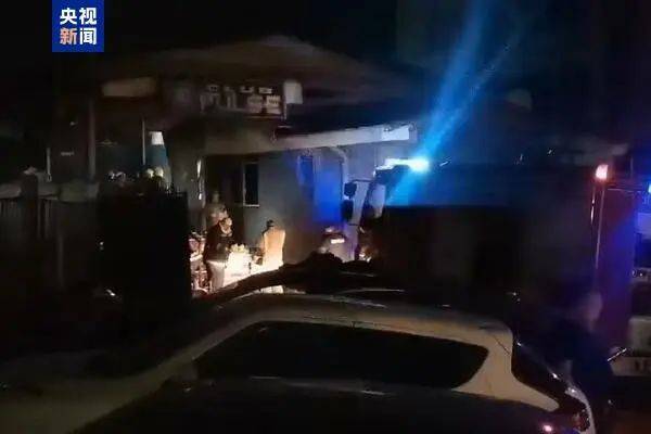 已致53人遇难！一夜总会发生火灾<strong></p>
<p>股份</strong>，疑因演出时的灯光特效或烟花引发