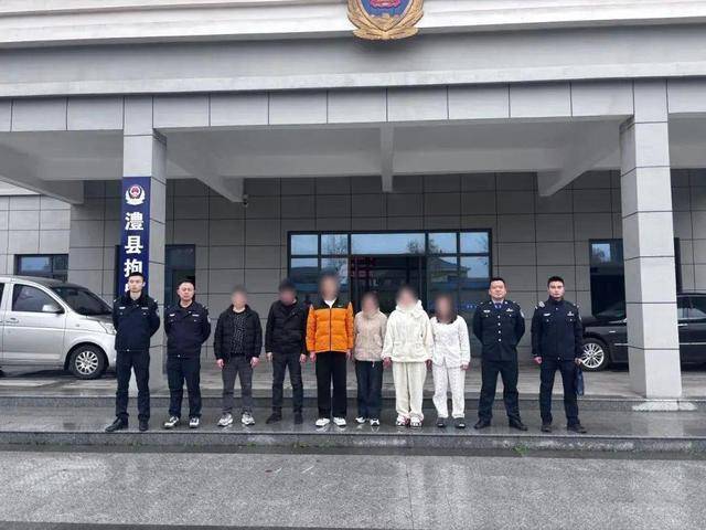 湖南澧县警方通报：仓库内卖淫嫖娼<strong></p>
<p>万达</strong>，6名男女当场被抓