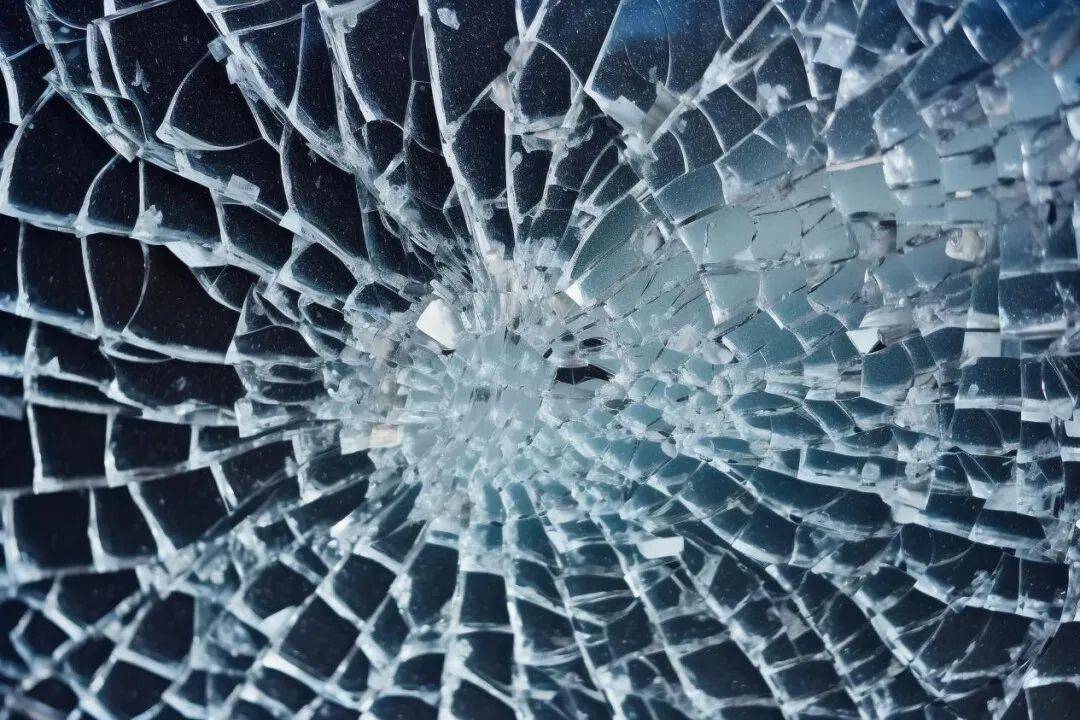 洗澡时突然爆炸<strong></p>
<p>合约</strong>，女子手筋断裂，多处缝针……家里有它快自查