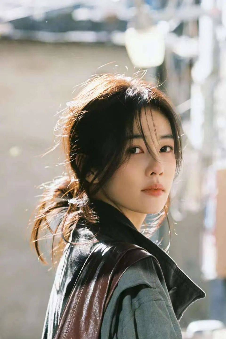 “连小学生都不会犯错的！”知名女星白鹿发文被吐槽<strong></p>
<p>货币发行</strong>，老板于正回应