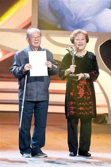 突传消息<strong></p>
<p>马来西亚</strong>！著名女演员去世！作品家喻户晓