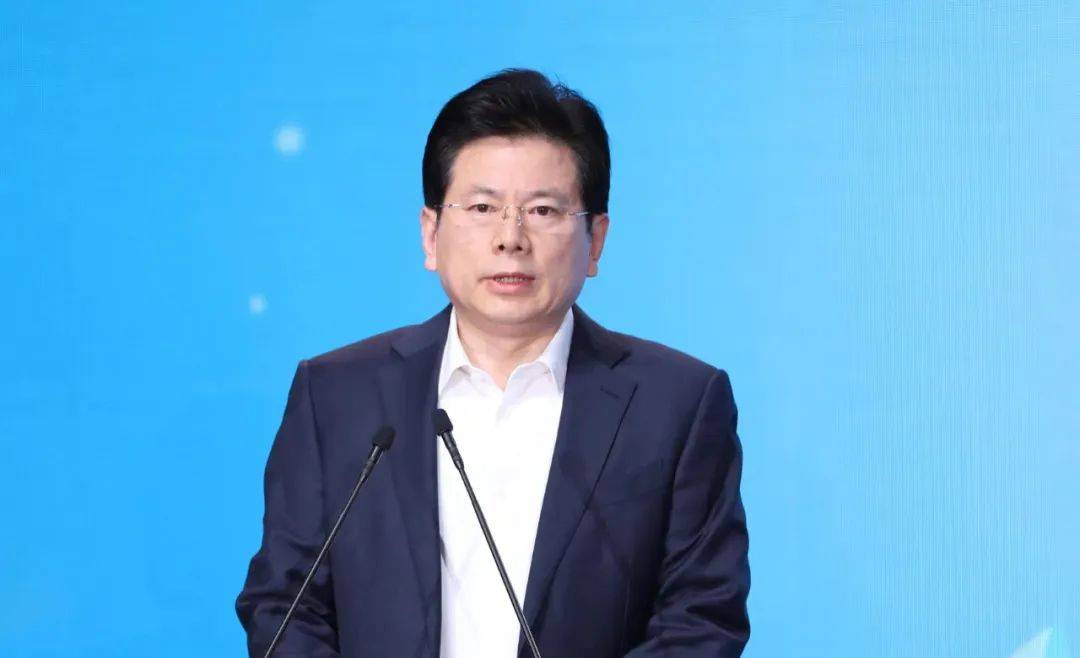 张建春<strong></p>
<p>东南亚</strong>，非法收受巨额财物