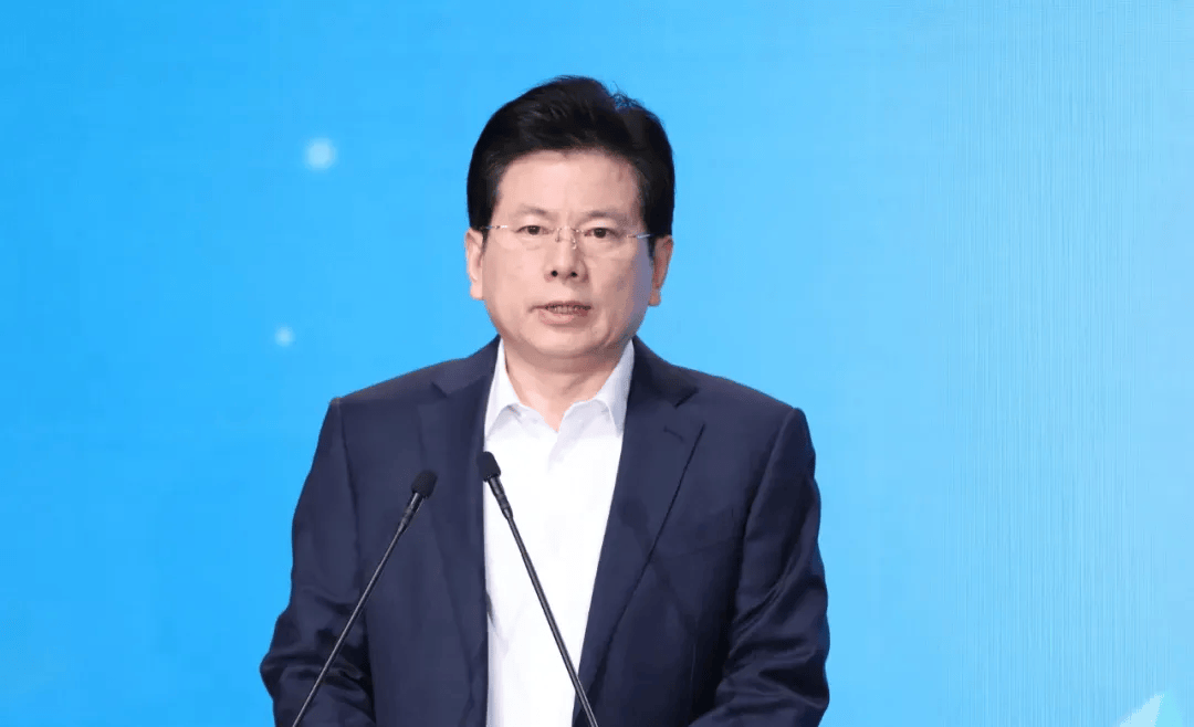 张建春<strong></p>
<p>东南亚</strong>，受贿数额特别巨大