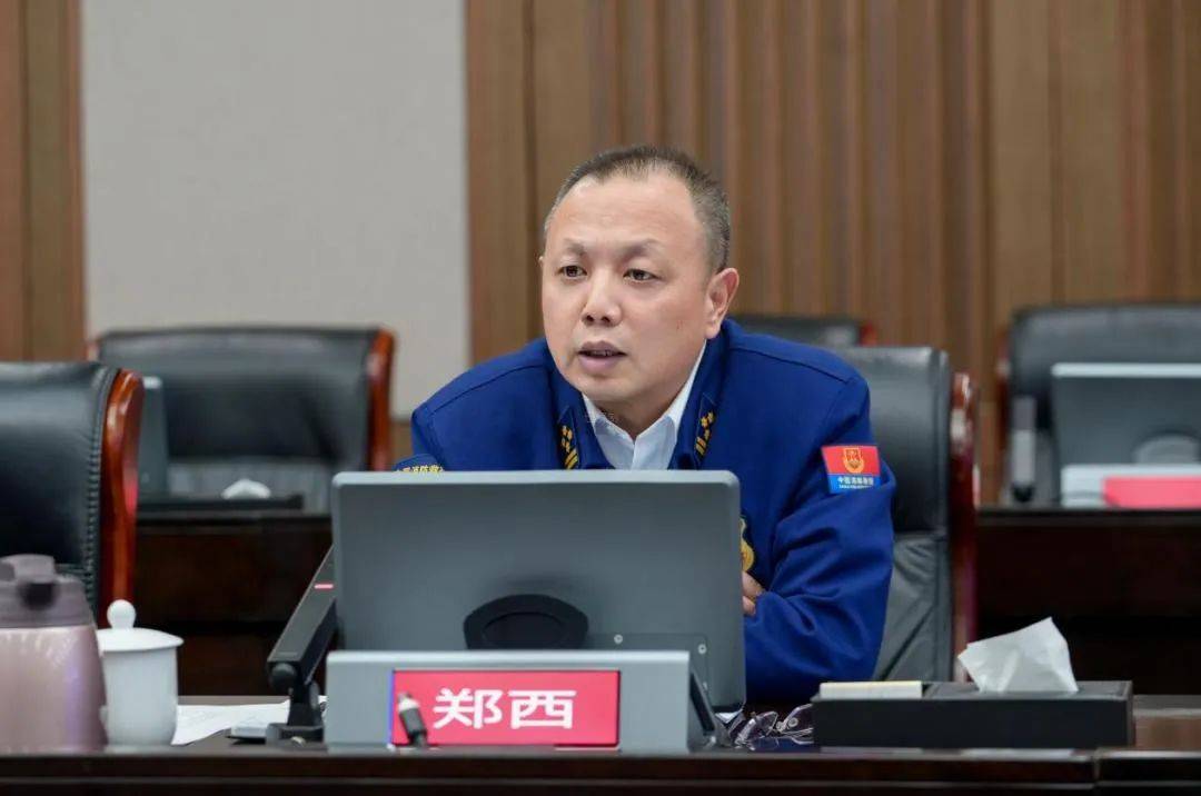 湖南消防总队长郑西<strong></p>
<p>临夏</strong>，主动投案