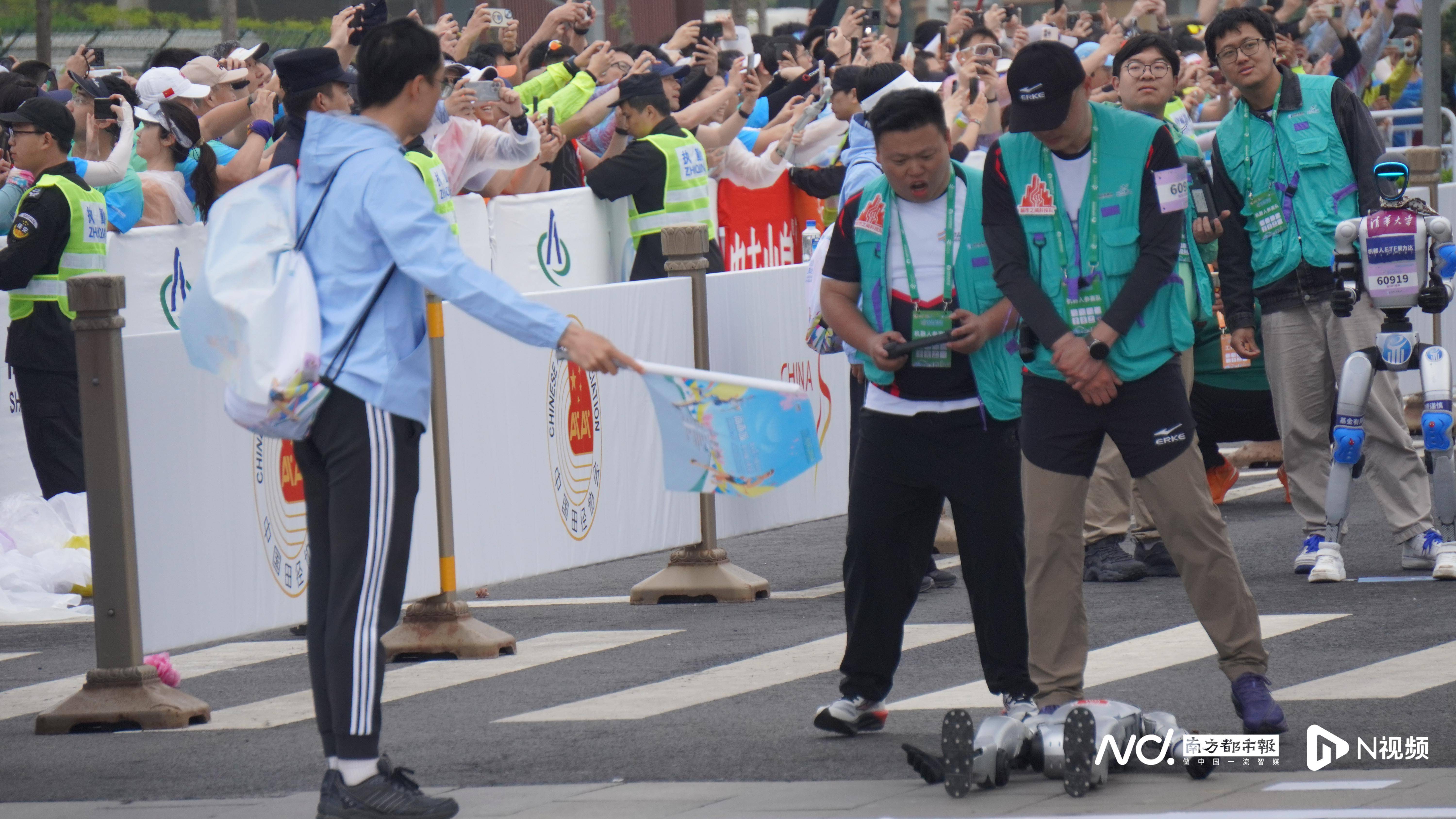 宇树科技陷入舆论质疑<strong></p>
<p>临夏</strong>，王兴兴知乎发帖再回应