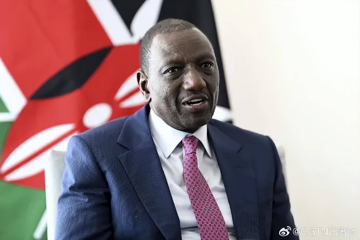 今晚<strong></p>
<p>海南</strong>，两国总统乘机抵京