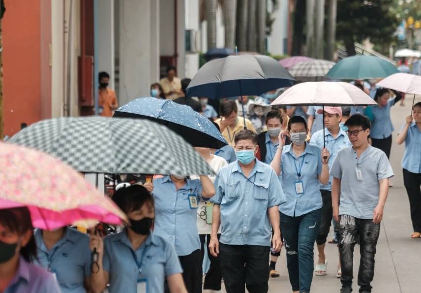 越南工厂恐慌加剧<strong></p>
<p>娃哈哈</strong>，“客户已开始撤单，再等90天有何用？”