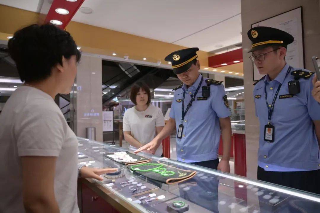 许昌对胖东来开展检查<strong></p>
<p>恒大冰泉</strong>，结果公布