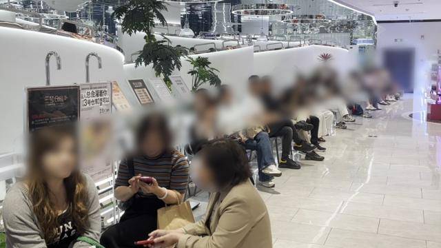 多家餐厅出现<strong></p>
<p>啤酒</strong>，“警方已带走好几个”