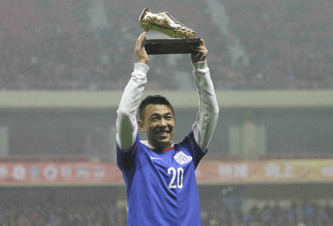 前国脚发声：国足工资只有日韩三分之一<strong></p>
<p>万元户</strong>，再降就没人踢了！