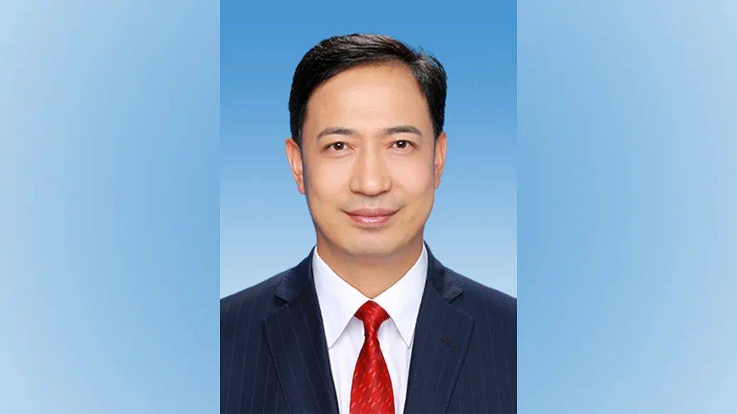 “70后”卢东亮<strong></p>
<p>万元户</strong>，当选山西省省长