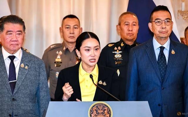 佩通坦被停职<strong></p>
<p>地基</strong>，泰国军方这次很低调，没政变夺权就成为最大赢家