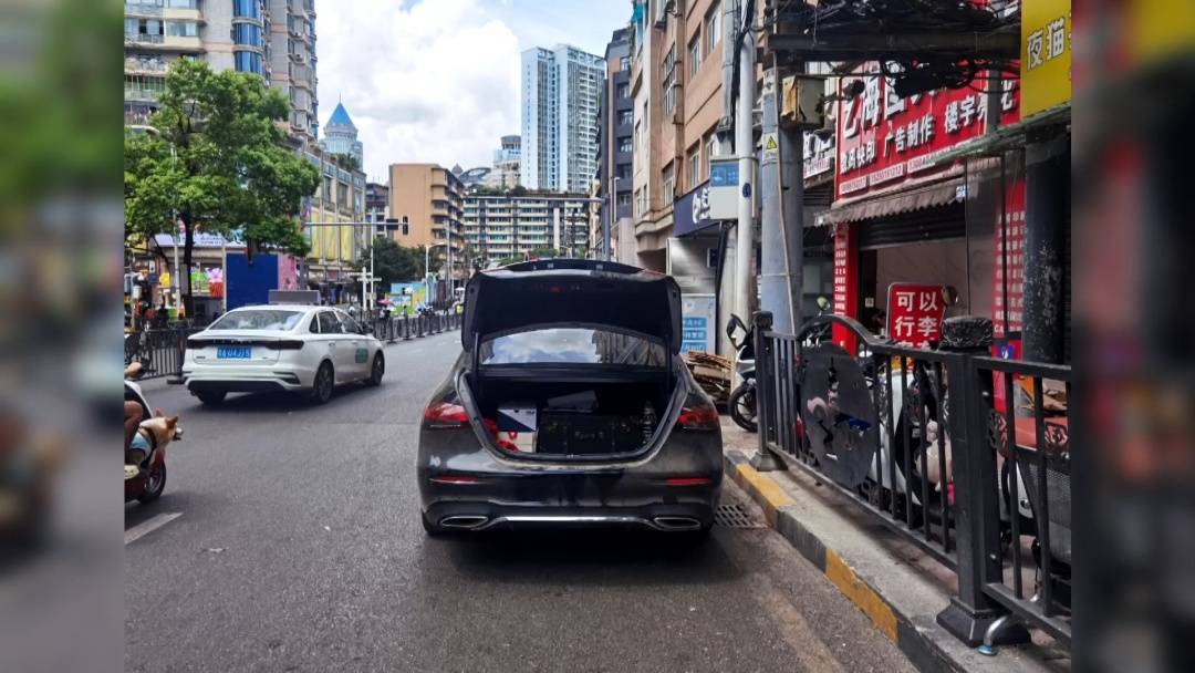 塑料夫妻情？贵阳男子违章被抓<strong></p>
<p>okex上线xch</strong>，开口第一句：“是老婆干的”！