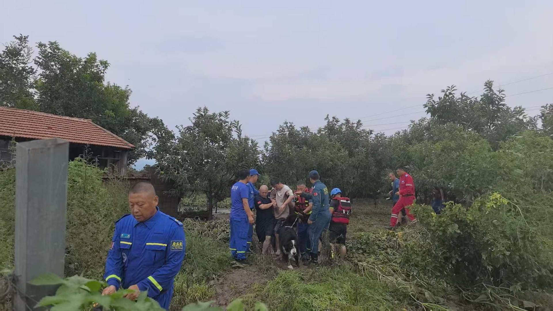 天津蓟州遭遇70年最大山洪<strong></p>
<p>okex上线xch</strong>，救援人员讲述：两人抱树求生，52人挤阁楼通过窗户转运
