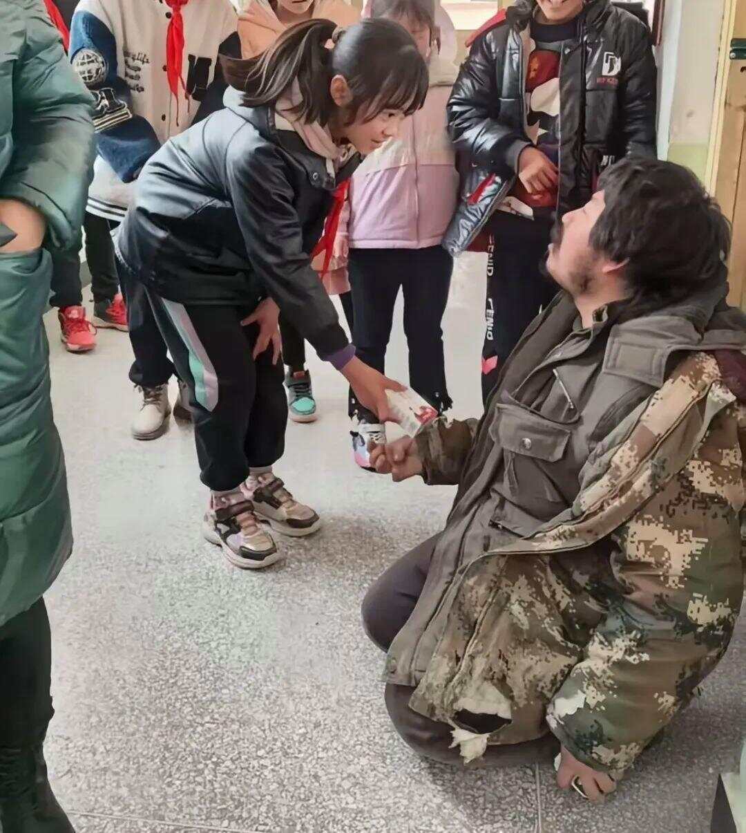 遗憾！受拾荒者资助感动全网女孩意外去世<strong></p>
<p>okex网页版怎么提现</strong>，此前两人相见泪流满面感动全网