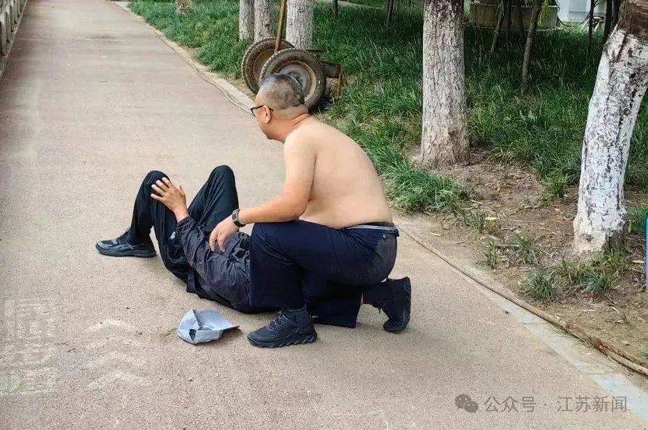 石家庄一公安局副局长“赤膊上阵”<strong></p>
<p>dog价格今日行情okex</strong>，扑倒诈骗分子